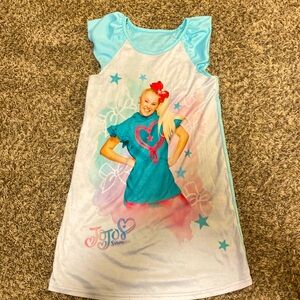 Girls nightgown size L